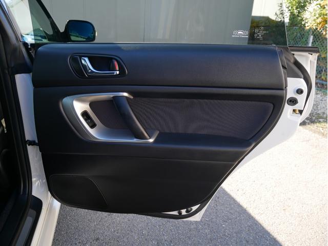 フォーム入力で来店前に事前審査ができます。　ローン会社の取扱が数社ありますので購入に向けてのご協力させていただきます。