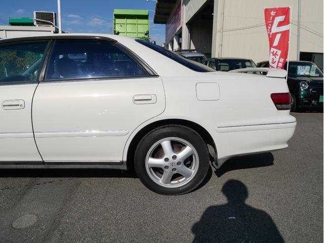 マークII ツアラーS 後期型 1JZ キーレス オートライトHID フォグランプ チルトハンドル 電動格納ミラー 純正16インチアルミ リアスポイラー ライトレベライザー Wエアバック&サイドエアバッグ ABS(26枚目)