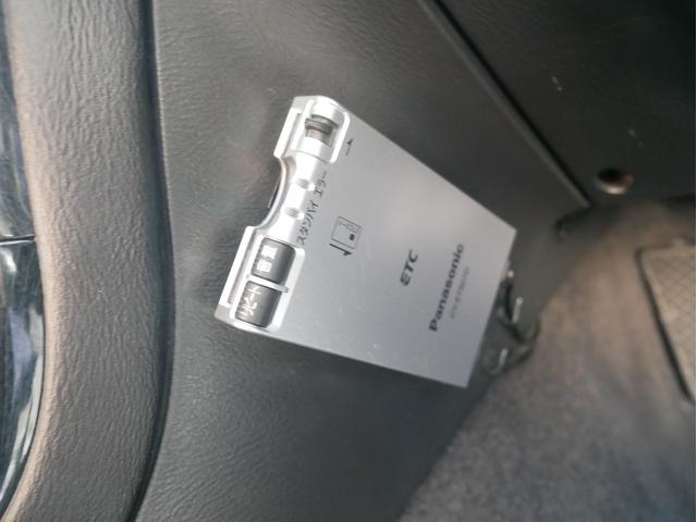 レガシィツーリングワゴン Ｂスポーツ　５速ＭＴ　後期型　キーレス　ＥＴＣ　オートエアコン　１５インチアルミ　ＭＯＭＯステアリング　Ｂｌｕｅｔｏｏｔｈ・ＵＳＢオーディオ　ＨＩＤ　フォグランプ　電動格納ミラー　Ｗエアバック　ＡＢＳ（9枚目）