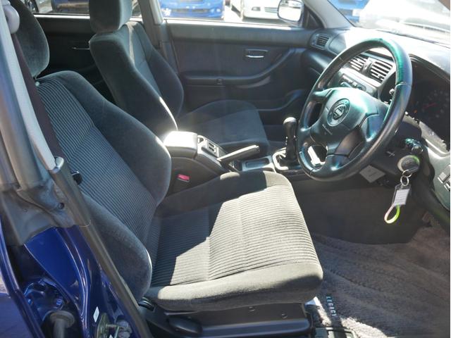 レガシィツーリングワゴン Ｂスポーツ　５速ＭＴ　後期型　キーレス　ＥＴＣ　オートエアコン　１５インチアルミ　ＭＯＭＯステアリング　Ｂｌｕｅｔｏｏｔｈ・ＵＳＢオーディオ　ＨＩＤ　フォグランプ　電動格納ミラー　Ｗエアバック　ＡＢＳ（12枚目）