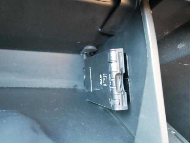 ストリーム ＲＳＺ　当店下取車　７人乗　パドルシフト　ＨＤＤナビ　バックカメラ　ミュージックサーバー　キーレス　ＥＴＣ　オートライトＨＩＤ　フォグランプ　オートエアコン　電動格納ミラー　エアロ　１７インチＡＷ　キーレス（11枚目）