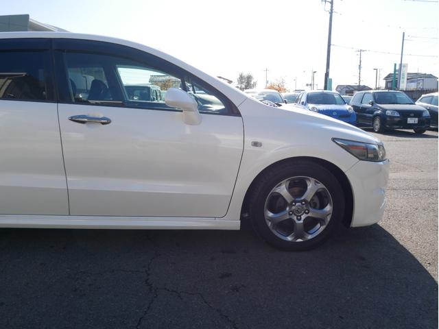 ストリーム ＲＳＺ　当店下取車　７人乗　パドルシフト　ＨＤＤナビ　バックカメラ　ミュージックサーバー　キーレス　ＥＴＣ　オートライトＨＩＤ　フォグランプ　オートエアコン　電動格納ミラー　エアロ　１７インチＡＷ　キーレス（28枚目）