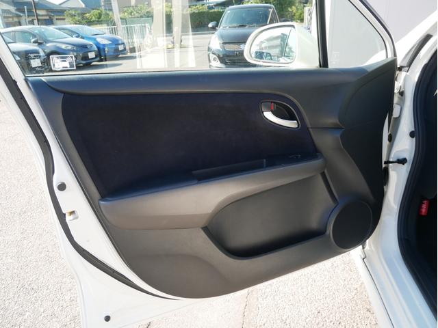 ストリーム ＲＳＺ　当店下取車　７人乗　パドルシフト　ＨＤＤナビ　バックカメラ　ミュージックサーバー　キーレス　ＥＴＣ　オートライトＨＩＤ　フォグランプ　オートエアコン　電動格納ミラー　エアロ　１７インチＡＷ　キーレス（79枚目）