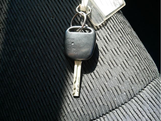 アルテッツァ ＲＳ２００　リミテッドＩＩ　６速マニュアル　後期型　３Ｓ　ＢＥＡＭＳ　ＤＶＤナビ　ＥＴＣ　１７インチアルミ　キーレス　オートエアコン　電動格納ミラー　オートライトＨＩＤ　フォグランプ　チルトハンドル　Ｗエアバック　ＡＢＳ（12枚目）