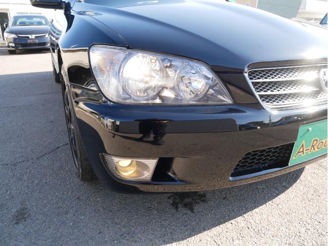 アルテッツァ ＲＳ２００　リミテッドＩＩ　６速マニュアル　後期型　３Ｓ　ＢＥＡＭＳ　ＤＶＤナビ　ＥＴＣ　１７インチアルミ　キーレス　オートエアコン　電動格納ミラー　オートライトＨＩＤ　フォグランプ　チルトハンドル　Ｗエアバック　ＡＢＳ（28枚目）