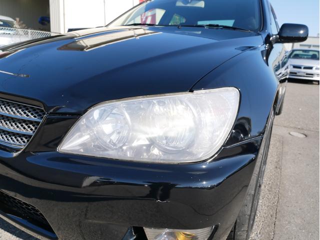 アルテッツァ ＲＳ２００　リミテッドＩＩ　６速マニュアル　後期型　３Ｓ　ＢＥＡＭＳ　ＤＶＤナビ　ＥＴＣ　１７インチアルミ　キーレス　オートエアコン　電動格納ミラー　オートライトＨＩＤ　フォグランプ　チルトハンドル　Ｗエアバック　ＡＢＳ（31枚目）