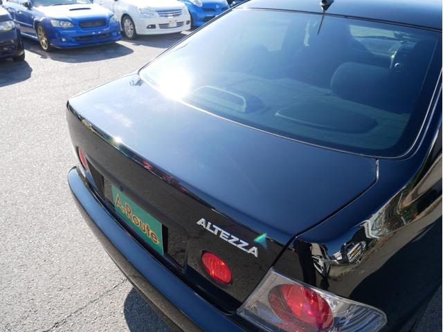 アルテッツァ ＲＳ２００　リミテッドＩＩ　６速マニュアル　後期型　３Ｓ　ＢＥＡＭＳ　ＤＶＤナビ　ＥＴＣ　１７インチアルミ　キーレス　オートエアコン　電動格納ミラー　オートライトＨＩＤ　フォグランプ　チルトハンドル　Ｗエアバック　ＡＢＳ（41枚目）