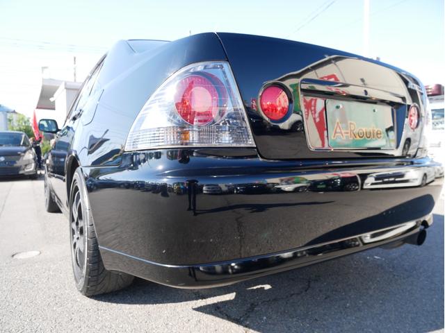 アルテッツァ ＲＳ２００　リミテッドＩＩ　６速マニュアル　後期型　３Ｓ　ＢＥＡＭＳ　ＤＶＤナビ　ＥＴＣ　１７インチアルミ　キーレス　オートエアコン　電動格納ミラー　オートライトＨＩＤ　フォグランプ　チルトハンドル　Ｗエアバック　ＡＢＳ（43枚目）