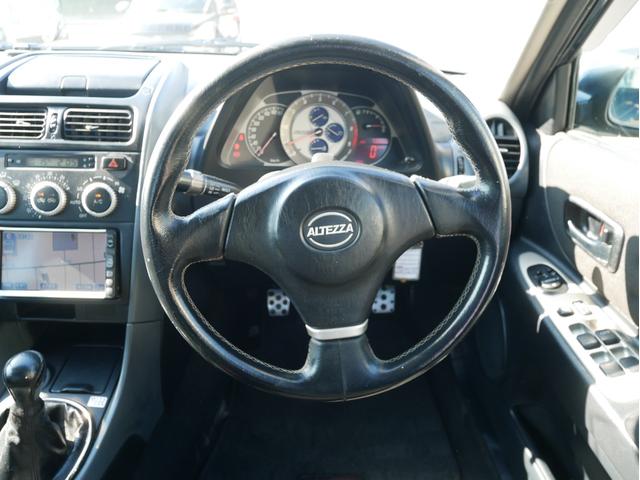 アルテッツァ ＲＳ２００　リミテッドＩＩ　６速マニュアル　後期型　３Ｓ　ＢＥＡＭＳ　ＤＶＤナビ　ＥＴＣ　１７インチアルミ　キーレス　オートエアコン　電動格納ミラー　オートライトＨＩＤ　フォグランプ　チルトハンドル　Ｗエアバック　ＡＢＳ（61枚目）