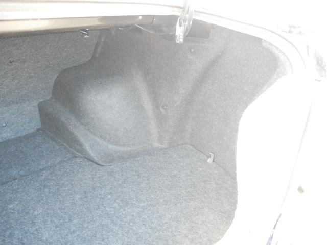 アルテッツァ ＲＳ２００　リミテッドＩＩ　６速マニュアル　後期型　３Ｓ　ＢＥＡＭＳ　ＤＶＤナビ　ＥＴＣ　１７インチアルミ　キーレス　オートエアコン　電動格納ミラー　オートライトＨＩＤ　フォグランプ　チルトハンドル　Ｗエアバック　ＡＢＳ（76枚目）