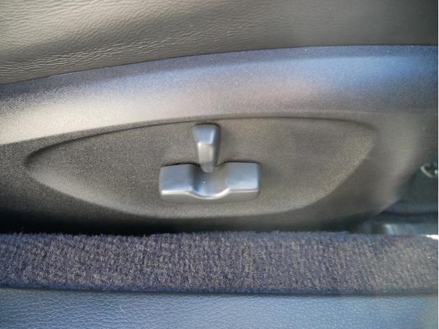 レガシィツーリングワゴン ２．０ＧＴ　５速ＭＴ　後期型　革シート　パワーシート　ＳＩ－ＤＲＩＶＥ　ＨＤＤナビ　フルセグ　ＥＴＣ　キーレス　ウィンカーミラー　ＨＩＤ　フォグランプ　ステリングスイッチ　純正１７インチアルミ　１年保証付（12枚目）