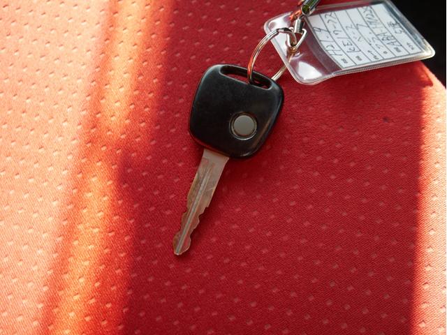 Ｋｅｉワークス ベースグレード　５速マニュアル　ターボ　ＡＢＡ－ＨＮ２２Ｓ　純正レカロシート　ＳＤナビ　ワンセグ　キーレス　ブースト計　ＢＬＩＴＺ　Ｒ－ＦＩＴ　ＨＫＳパワフロ　エアロ　電動格納ミラー　Ｗエアバック　ＡＢＳ　１年保証付（10枚目）