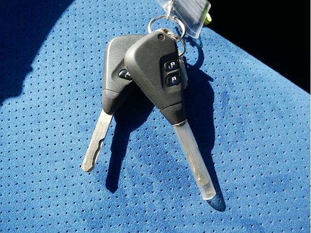 レガシィツーリングワゴン ２．０ＧＴスペックＢ　ＷＲ－ＬＴＤ　２００４　ＭＴモード＆スポーツシフト　特別仕様車　専用シート＆トリム　エアロスプラッシュ　純正１８インチアルミ　半革パワーシート　ＤＶＤナビ　ＥＴＣ　キーレス　ウィンカーミラー　オートエアコン　ＨＩＤ　フォグ（12枚目）