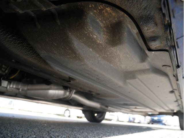 レガシィツーリングワゴン ２．０ＧＴスペックＢ　ＷＲ－ＬＴＤ　２００４　ＭＴモード＆スポーツシフト　特別仕様車　専用シート＆トリム　エアロスプラッシュ　純正１８インチアルミ　半革パワーシート　ＤＶＤナビ　ＥＴＣ　キーレス　ウィンカーミラー　オートエアコン　ＨＩＤ　フォグ（57枚目）