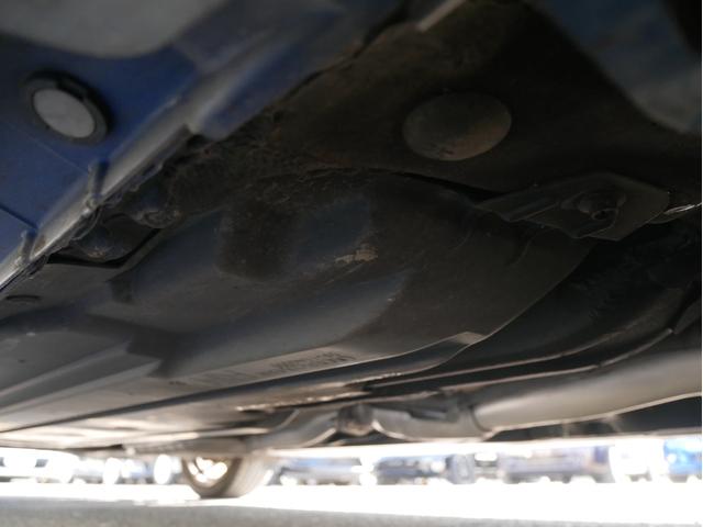 レガシィツーリングワゴン ２．０ＧＴスペックＢ　ＷＲ－ＬＴＤ　２００４　ＭＴモード＆スポーツシフト　特別仕様車　専用シート＆トリム　エアロスプラッシュ　純正１８インチアルミ　半革パワーシート　ＤＶＤナビ　ＥＴＣ　キーレス　ウィンカーミラー　オートエアコン　ＨＩＤ　フォグ（58枚目）