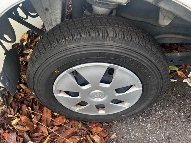 ハイゼットカーゴ DX パワーステアリング パワーウィンドウ エアバッグ エアコン 海外向け(8枚目)