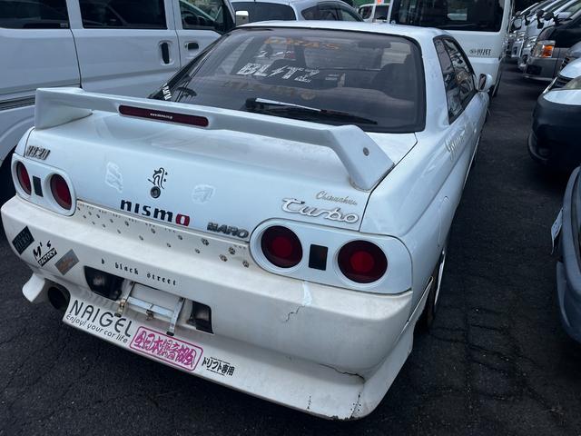 スカイライン ＧＴＳ－ｔタイプＭ　パワーステアリング　社外ハンドル　エアロ　スペアキー　サンルーフ　社外サイド（4枚目）