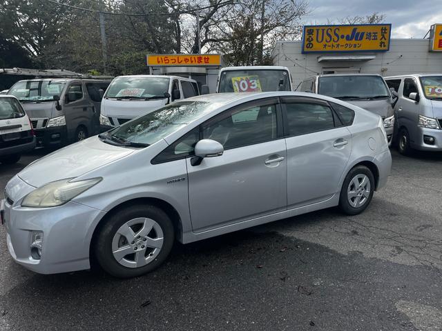 プリウス Ｓ　パワーステアリング　パワーウィンドウ　エアバッグ　オートエアコン　キーレス　スマートキー　スペアキー　社外ＨＤＤナビ　ＣＤ　ＤＶＤ　ワンセグＴＶ　バックカメラ　プッシュスタート　ＥＴＣ　対物センサー（5枚目）