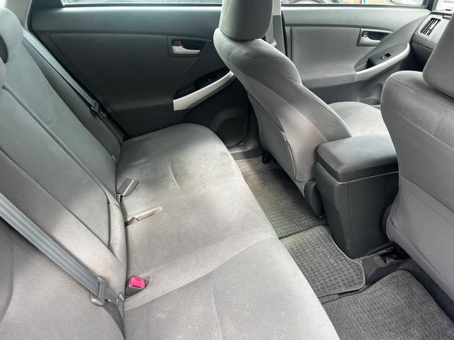 プリウス Ｓ　パワーステアリング　パワーウィンドウ　エアバッグ　オートエアコン　キーレス　スマートキー　スペアキー　社外ＨＤＤナビ　ＣＤ　ＤＶＤ　ワンセグＴＶ　バックカメラ　プッシュスタート　ＥＴＣ　対物センサー（11枚目）