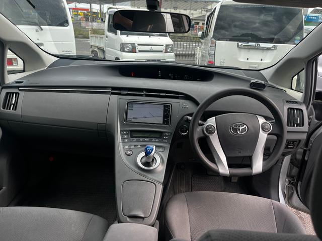 プリウス Ｓ　パワーステアリング　パワーウィンドウ　エアバッグ　オートエアコン　キーレス　スマートキー　スペアキー　社外ＨＤＤナビ　ＣＤ　ＤＶＤ　ワンセグＴＶ　バックカメラ　プッシュスタート　ＥＴＣ　対物センサー（13枚目）