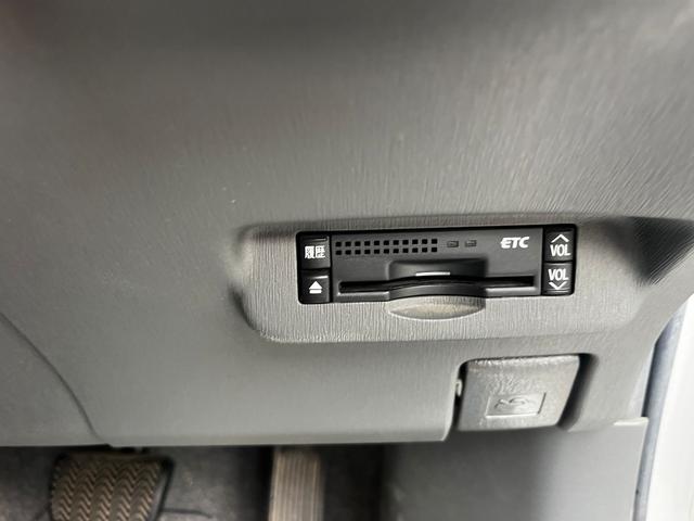 プリウス Ｓ　パワーステアリング　パワーウィンドウ　エアバッグ　オートエアコン　キーレス　スマートキー　スペアキー　社外ＨＤＤナビ　ＣＤ　ＤＶＤ　ワンセグＴＶ　バックカメラ　プッシュスタート　ＥＴＣ　対物センサー（21枚目）