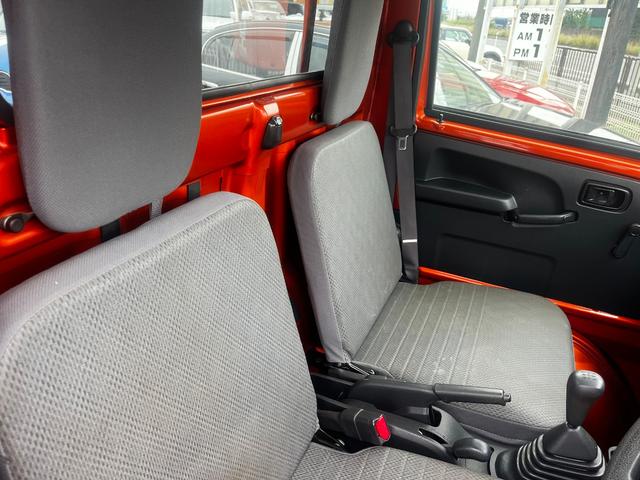 ハイゼットトラック スタンダード　農用スペシャル　パワーステアリング　エアバッグ　エアコン　５速マニュアル　４ＷＤ　荷台ライト　ＦＭ　シュガーソケット（8枚目）