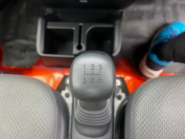 ハイゼットトラック スタンダード　農用スペシャル　パワーステアリング　エアバッグ　エアコン　５速マニュアル　４ＷＤ　荷台ライト　ＦＭ　シュガーソケット（11枚目）