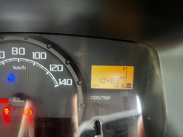 ハイゼットトラック スタンダード　農用スペシャル　パワーステアリング　エアバッグ　エアコン　５速マニュアル　４ＷＤ　荷台ライト　ＦＭ　シュガーソケット（17枚目）