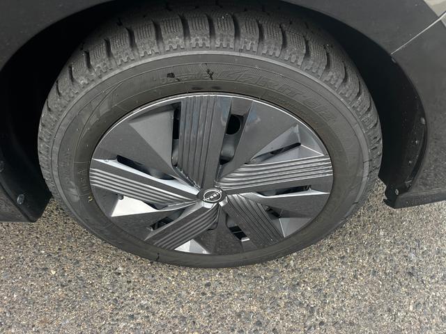 ノート Ｘ　ＦＯＵＲ　ＰＳ　ＰＷ　エアＢ　ＡＡＣ　キーレス　スマートキー　純正ナビ　ワンセグＴＶ　ＦＭ　ＢＴ接続　アラウンドビューモニター　Ｂカメラ　タイプＣ端子　ＵＳＢ端子　スタッドレスタイヤ　対物センサー（28枚目）