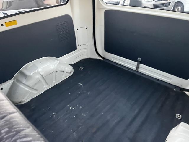 タウンエースバン ＤＸ　パワーステアリング　エアバッグ　エアコン　スペアキー　ポータブルナビ　ワンセグＴＶ　Ｂｌｕｅｔｏｏｔｈ接続　４ＡＴ（13枚目）
