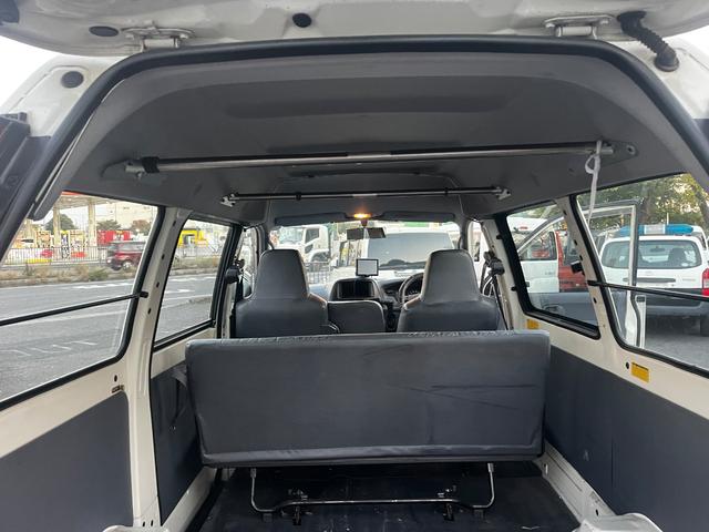 タウンエースバン ＤＸ　パワーステアリング　エアバッグ　エアコン　スペアキー　ポータブルナビ　ワンセグＴＶ　Ｂｌｕｅｔｏｏｔｈ接続　４ＡＴ（16枚目）