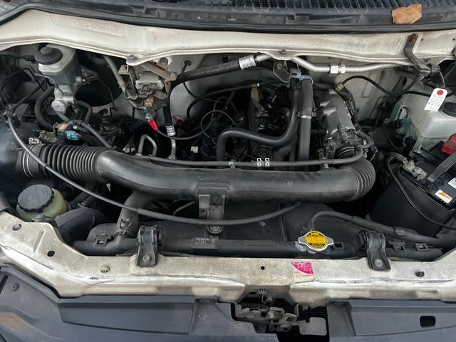 タウンエースバン ＤＸ　パワーステアリング　エアバッグ　エアコン　スペアキー　ポータブルナビ　ワンセグＴＶ　Ｂｌｕｅｔｏｏｔｈ接続　４ＡＴ（26枚目）