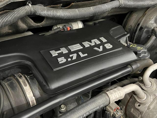 ララミー　クワッドキャブ　５．７　Ｖ８ＨＥＭＩ　４ＷＤ　新並／０６ｙモデル／後期／サンルーフ／純正２０メッキＡＷ／サイドステップ／トノカバー／ナビ／フルセグ／ＣＤ＆ＤＶＤ／Ｂカメラ／革シート＆ヒーター／ＥＴＣ(37枚目)