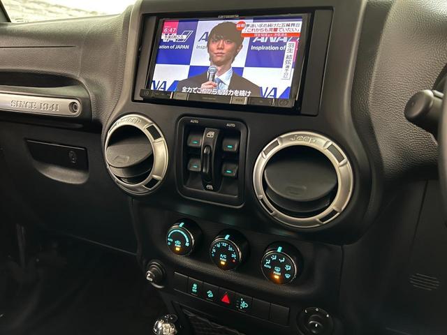 サハラ　ＪＫ後期モデル／正規ディーラー車／Ｂｌｕｅｔｏｏｔｈ対応ナビ／フルセグＴＶ／ＣＤ＆ＤＶＤ再生／ＥＴＣ／バックカメラ／ＨＩＤオートライト／フォグランプ／純正１８ｉｎｃｈアルミ／クルコン／キーレス２本(23枚目)