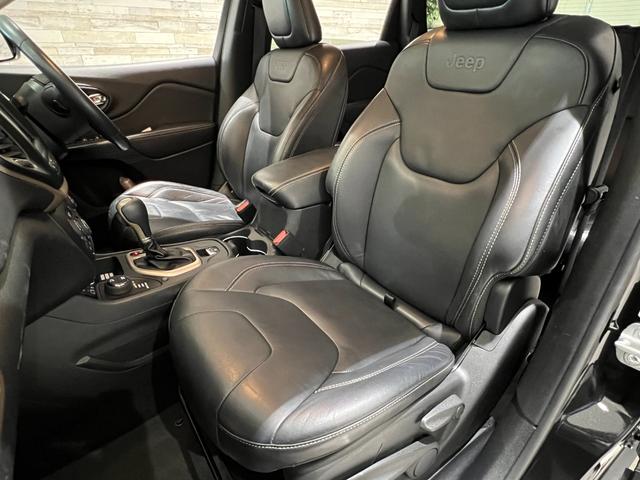 リミテッド レーダークルーズ/衝突軽減ブレーキ/車線逸脱アシスト/オートハイビーム/純正ナビ/フルセグ/Bluetooth&USB接続/サイド&バックカメラ/黒革シート/電動トランク/ETC2.0/純正18AW(15枚目)
