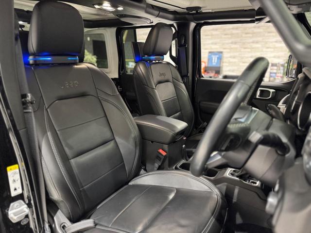 ジープ・ラングラーアンリミテッド サハラ　１年保証付／正規ディーラー車／Ａｐｐｌｅｃａｒｐｌａｙ／黒革ヒーター／ステアリングヒーター／ＡＣＣ／Ｆ＆Ｓ＆Ｂカメラ／ＤＳＲＣ／フルセグ／ヘッドレストモニター／ＢＳＭ／前後ソナー／ＢＲＵＴ１７ＡＷ（24枚目）