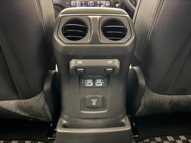 ジープ・ラングラーアンリミテッド サハラ　１年保証付／正規ディーラー車／Ａｐｐｌｅｃａｒｐｌａｙ／黒革ヒーター／ステアリングヒーター／ＡＣＣ／Ｆ＆Ｓ＆Ｂカメラ／ＤＳＲＣ／フルセグ／ヘッドレストモニター／ＢＳＭ／前後ソナー／ＢＲＵＴ１７ＡＷ（29枚目）
