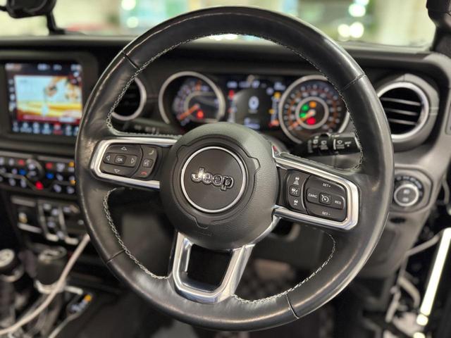 ジープ・ラングラーアンリミテッド サハラ　１年保証付／正規ディーラー車／Ａｐｐｌｅｃａｒｐｌａｙ／黒革ヒーター／ステアリングヒーター／ＡＣＣ／Ｆ＆Ｓ＆Ｂカメラ／ＤＳＲＣ／フルセグ／ヘッドレストモニター／ＢＳＭ／前後ソナー／ＢＲＵＴ１７ＡＷ（36枚目）