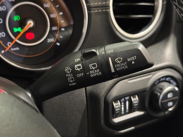 ジープ・ラングラーアンリミテッド サハラ　１年保証付／正規ディーラー車／Ａｐｐｌｅｃａｒｐｌａｙ／黒革ヒーター／ステアリングヒーター／ＡＣＣ／Ｆ＆Ｓ＆Ｂカメラ／ＤＳＲＣ／フルセグ／ヘッドレストモニター／ＢＳＭ／前後ソナー／ＢＲＵＴ１７ＡＷ（40枚目）