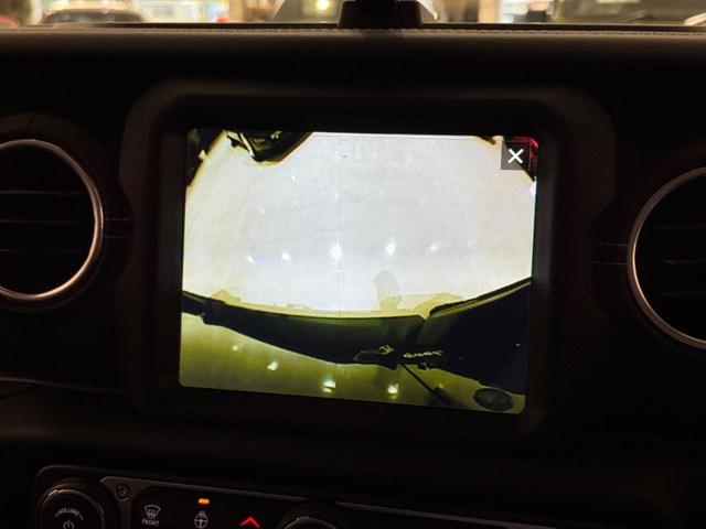 ジープ・ラングラーアンリミテッド サハラ　１年保証付／正規ディーラー車／Ａｐｐｌｅｃａｒｐｌａｙ／黒革ヒーター／ステアリングヒーター／ＡＣＣ／Ｆ＆Ｓ＆Ｂカメラ／ＤＳＲＣ／フルセグ／ヘッドレストモニター／ＢＳＭ／前後ソナー／ＢＲＵＴ１７ＡＷ（50枚目）