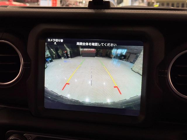 ジープ・ラングラーアンリミテッド サハラ　１年保証付／正規ディーラー車／Ａｐｐｌｅｃａｒｐｌａｙ／黒革ヒーター／ステアリングヒーター／ＡＣＣ／Ｆ＆Ｓ＆Ｂカメラ／ＤＳＲＣ／フルセグ／ヘッドレストモニター／ＢＳＭ／前後ソナー／ＢＲＵＴ１７ＡＷ（51枚目）
