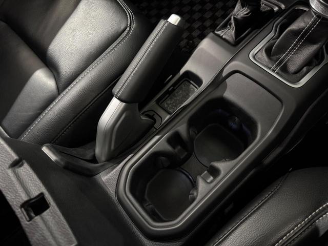 ジープ・ラングラーアンリミテッド サハラ　１年保証付／正規ディーラー車／Ａｐｐｌｅｃａｒｐｌａｙ／黒革ヒーター／ステアリングヒーター／ＡＣＣ／Ｆ＆Ｓ＆Ｂカメラ／ＤＳＲＣ／フルセグ／ヘッドレストモニター／ＢＳＭ／前後ソナー／ＢＲＵＴ１７ＡＷ（56枚目）