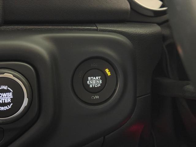 ジープ・ラングラーアンリミテッド サハラ　１年保証付／正規ディーラー車／Ａｐｐｌｅｃａｒｐｌａｙ／黒革ヒーター／ステアリングヒーター／ＡＣＣ／Ｆ＆Ｓ＆Ｂカメラ／ＤＳＲＣ／フルセグ／ヘッドレストモニター／ＢＳＭ／前後ソナー／ＢＲＵＴ１７ＡＷ（60枚目）
