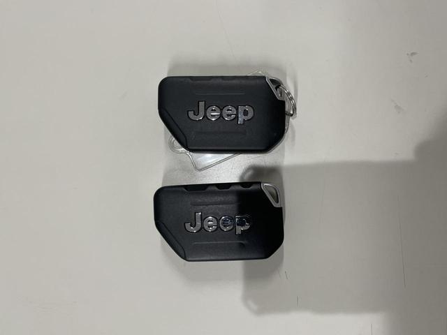 ジープ・ラングラーアンリミテッド サハラ　１年保証付／正規ディーラー車／Ａｐｐｌｅｃａｒｐｌａｙ／黒革ヒーター／ステアリングヒーター／ＡＣＣ／Ｆ＆Ｓ＆Ｂカメラ／ＤＳＲＣ／フルセグ／ヘッドレストモニター／ＢＳＭ／前後ソナー／ＢＲＵＴ１７ＡＷ（69枚目）