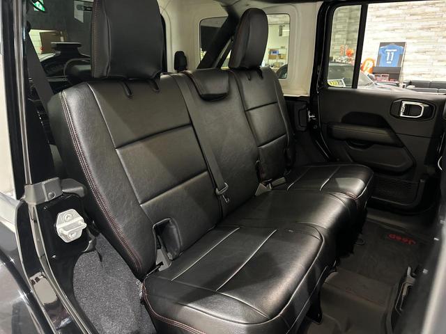 ジープ・ラングラーアンリミテッド サハラ　１年保証付／正規ディーラー車／Ａｐｐｌｅｃａｒｐｌａｙ／フルセグＴＶ／ＢＳＭ／ＥＴＣ２．０／ＡＣＣ／フロント＆サイド＆バックカメラ／前後ソナー／ＰＵＳＨスタート／ＬＥＤヘッドライト／純正１８インチＡＷ（21枚目）