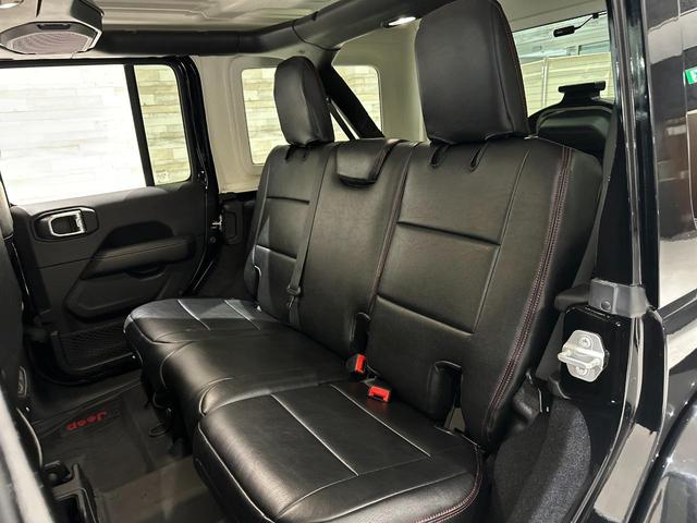 ジープ・ラングラーアンリミテッド サハラ　１年保証付／正規ディーラー車／Ａｐｐｌｅｃａｒｐｌａｙ／フルセグＴＶ／ＢＳＭ／ＥＴＣ２．０／ＡＣＣ／フロント＆サイド＆バックカメラ／前後ソナー／ＰＵＳＨスタート／ＬＥＤヘッドライト／純正１８インチＡＷ（22枚目）