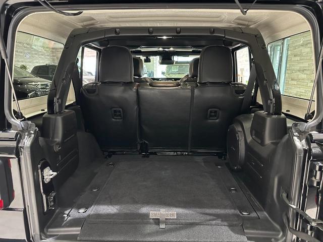ジープ・ラングラーアンリミテッド サハラ　１年保証付／正規ディーラー車／Ａｐｐｌｅｃａｒｐｌａｙ／フルセグＴＶ／ＢＳＭ／ＥＴＣ２．０／ＡＣＣ／フロント＆サイド＆バックカメラ／前後ソナー／ＰＵＳＨスタート／ＬＥＤヘッドライト／純正１８インチＡＷ（26枚目）