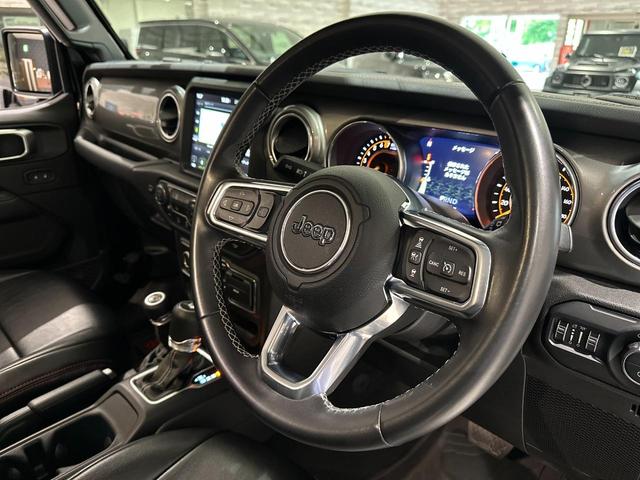 ジープ・ラングラーアンリミテッド サハラ　１年保証付／正規ディーラー車／Ａｐｐｌｅｃａｒｐｌａｙ／フルセグＴＶ／ＢＳＭ／ＥＴＣ２．０／ＡＣＣ／フロント＆サイド＆バックカメラ／前後ソナー／ＰＵＳＨスタート／ＬＥＤヘッドライト／純正１８インチＡＷ（32枚目）