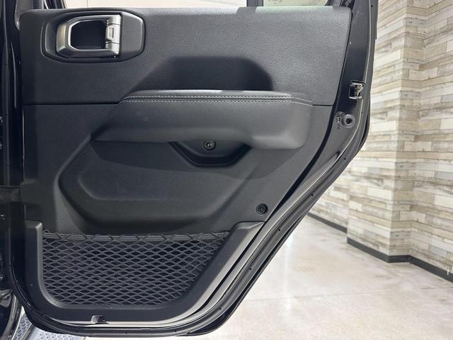 ジープ・ラングラーアンリミテッド サハラ　１年保証付／正規ディーラー車／Ａｐｐｌｅｃａｒｐｌａｙ／フルセグＴＶ／ＢＳＭ／ＥＴＣ２．０／ＡＣＣ／フロント＆サイド＆バックカメラ／前後ソナー／ＰＵＳＨスタート／ＬＥＤヘッドライト／純正１８インチＡＷ（54枚目）