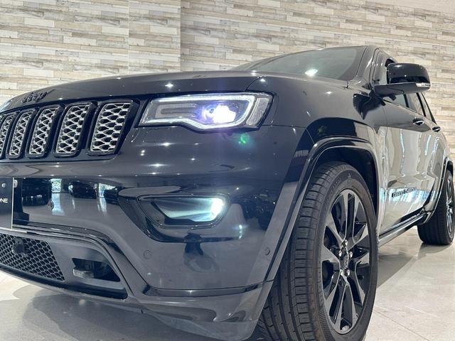 ジープ・グランドチェロキー アルティテュード　１年保証付／正規Ｄ車／２００台限定車／黒ハーフレザー／シートヒーター／ＤＳＲＣ／Ｆ＆Ｓ＆Ｂカメラ／フルセグ／Ｂｌｕｅｔｏｏｔｈ＆ＵＳＢ音楽／クルコン／エアサス／前後ソナー／ＰＵＳＨスタート／純２０ＡＷ（15枚目）